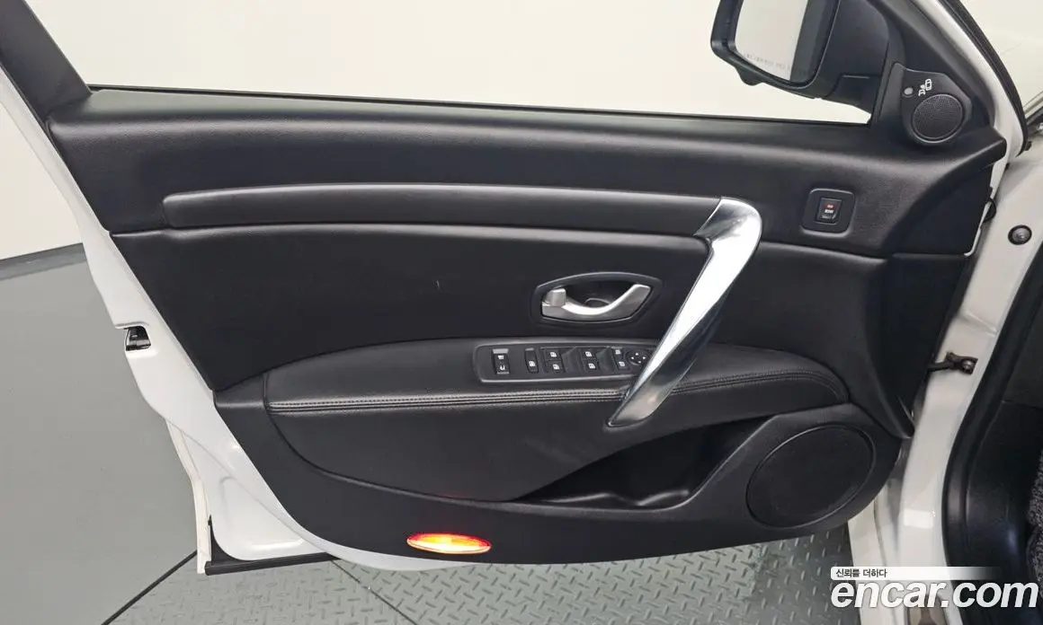 Renault (Samsung) SM7 2015 2.0 автомат (гидро), фото 14 Renault (Samsung) SM7 2015 2.0 автомат (гидро), фото 14