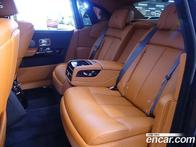 Rolls-Royce Phantom 2020 6.7 автомат (гидро), миниатюра 10 Rolls-Royce Phantom 2020 6.7 автомат (гидро), миниатюра 10