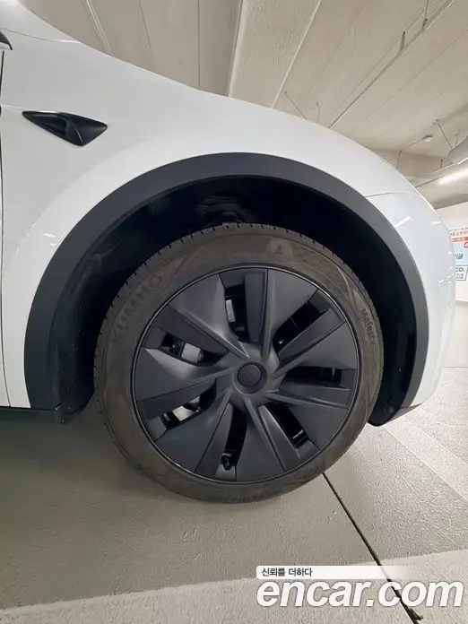 Tesla Model Y 2024 автомат (гидро), фото 8 Tesla Model Y 2024 автомат (гидро), фото 8