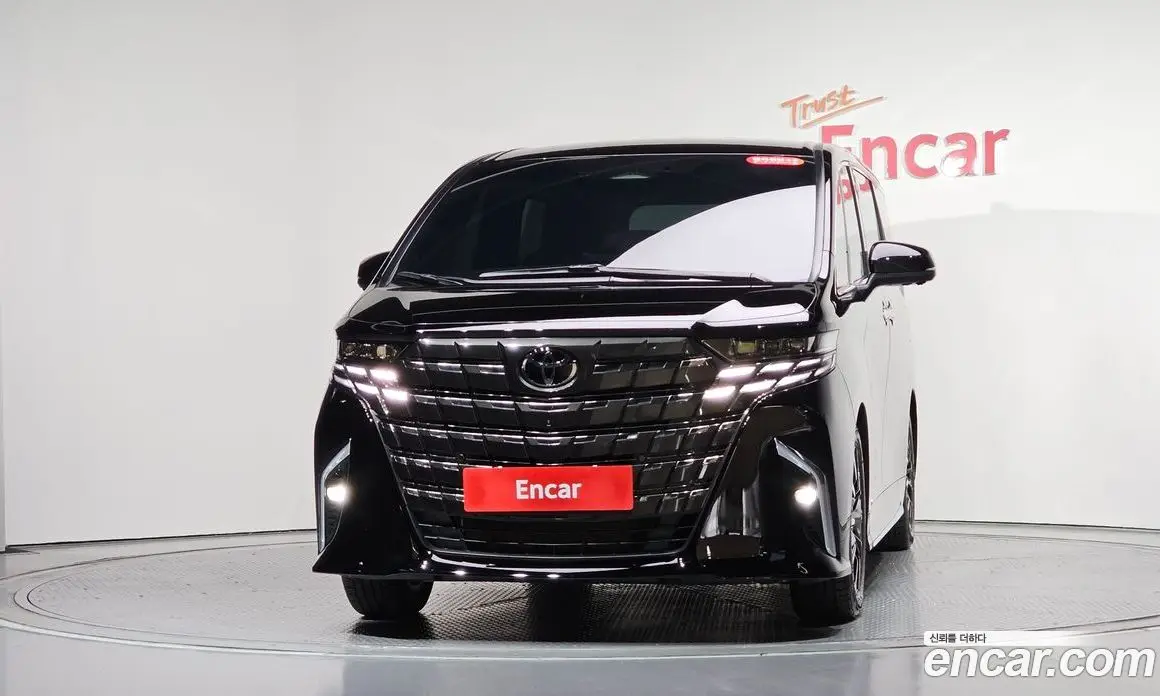 Toyota Alphard 2024 2.5 автомат (гидро), фото 2 Toyota Alphard 2024 2.5 автомат (гидро), фото 2