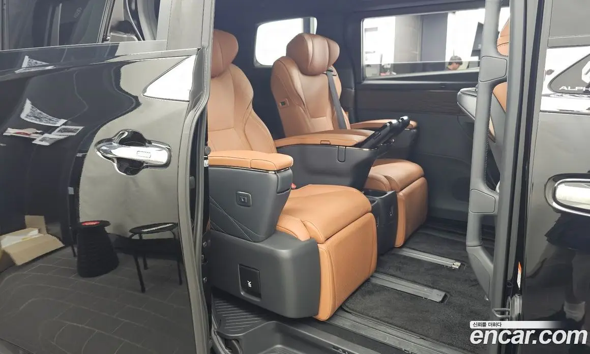 Toyota Alphard 2024 2.5 автомат (гидро), фото 17 Toyota Alphard 2024 2.5 автомат (гидро), фото 17