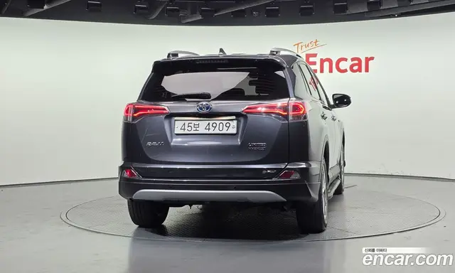 Toyota RAV4 2018 2.5 автомат (гидро), миниатюра 4 Toyota RAV4 2018 2.5 автомат (гидро), миниатюра 4