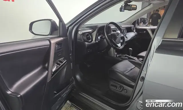 Toyota RAV4 2018 2.5 автомат (гидро), миниатюра 10 Toyota RAV4 2018 2.5 автомат (гидро), миниатюра 10