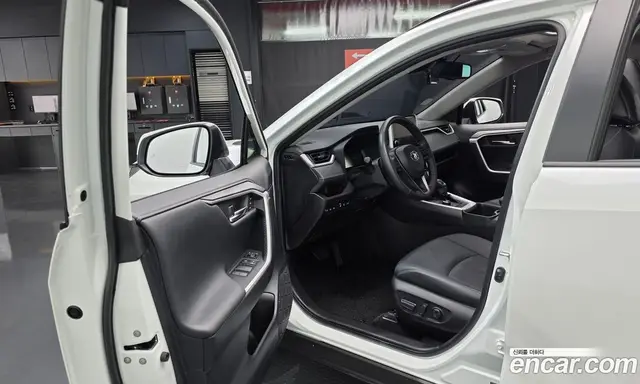 Toyota RAV4 2024 2.5 автомат (гидро), миниатюра 12