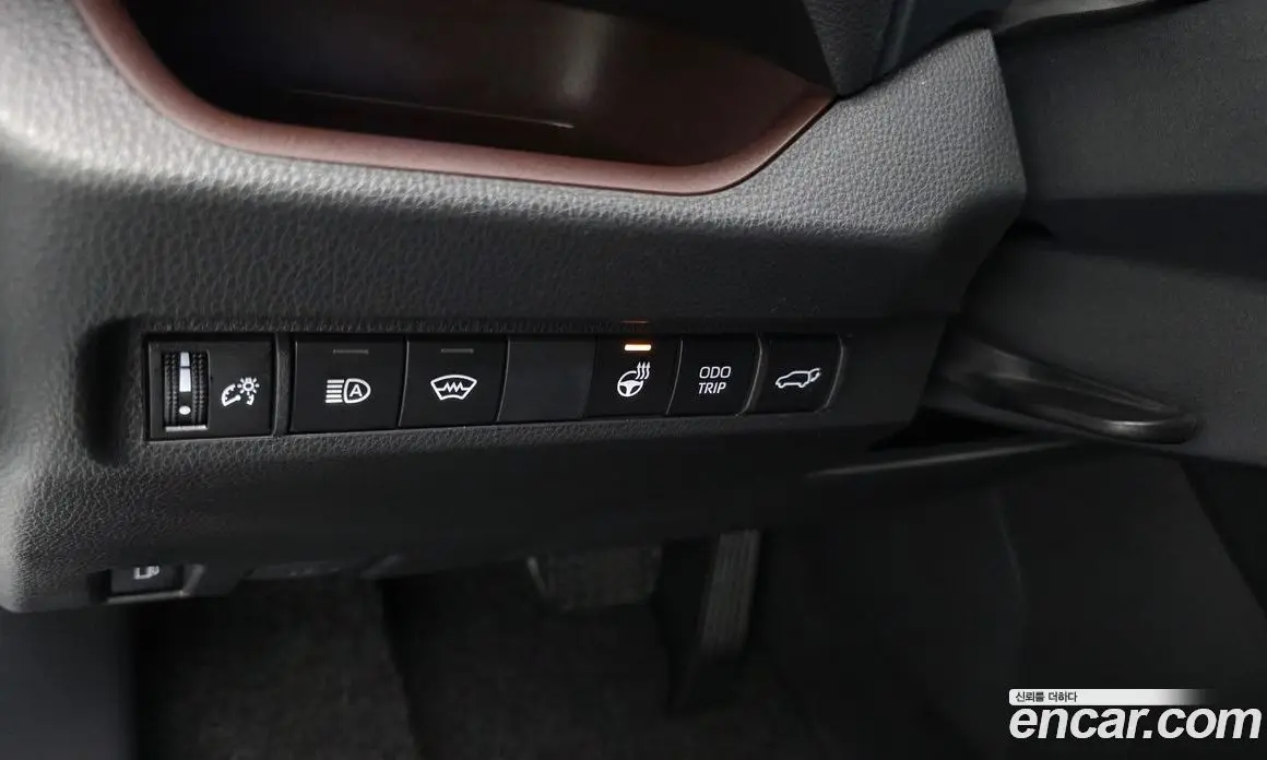 Toyota RAV4 2024 2.5 автомат (гидро), фото 25 Toyota RAV4 2024 2.5 автомат (гидро), фото 25