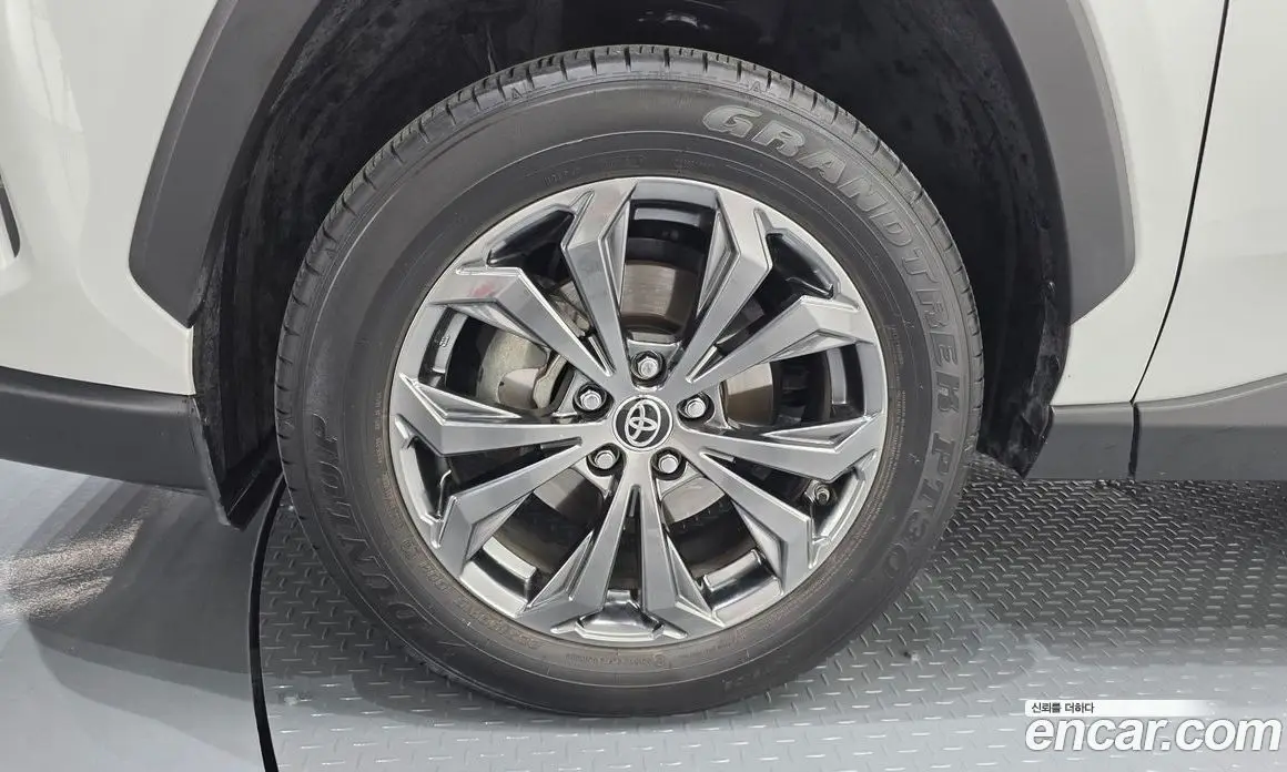 Toyota RAV4 2024 2.5 автомат (гидро), фото 4 Toyota RAV4 2024 2.5 автомат (гидро), фото 4