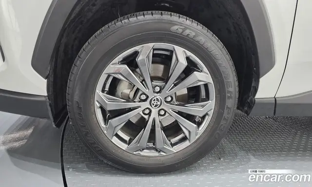 Toyota RAV4 2024 2.5 автомат (гидро), миниатюра 4 Toyota RAV4 2024 2.5 автомат (гидро), миниатюра 4