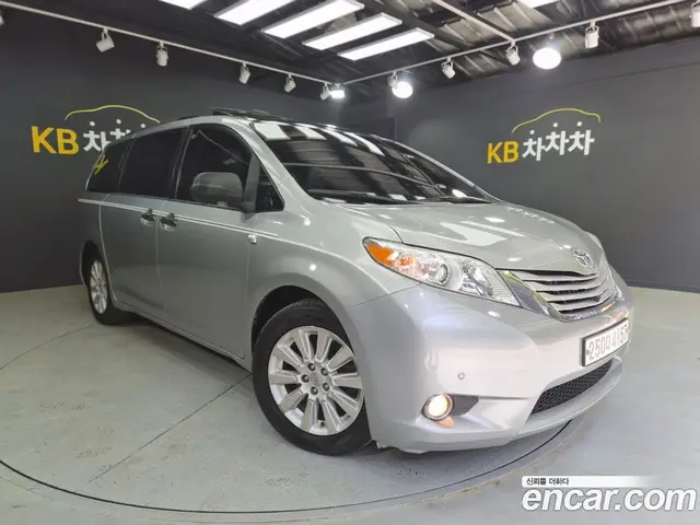 Toyota Sienna 2014 3.5 автомат (гидро), миниатюра 1 Toyota Sienna 2014 3.5 автомат (гидро), миниатюра 1