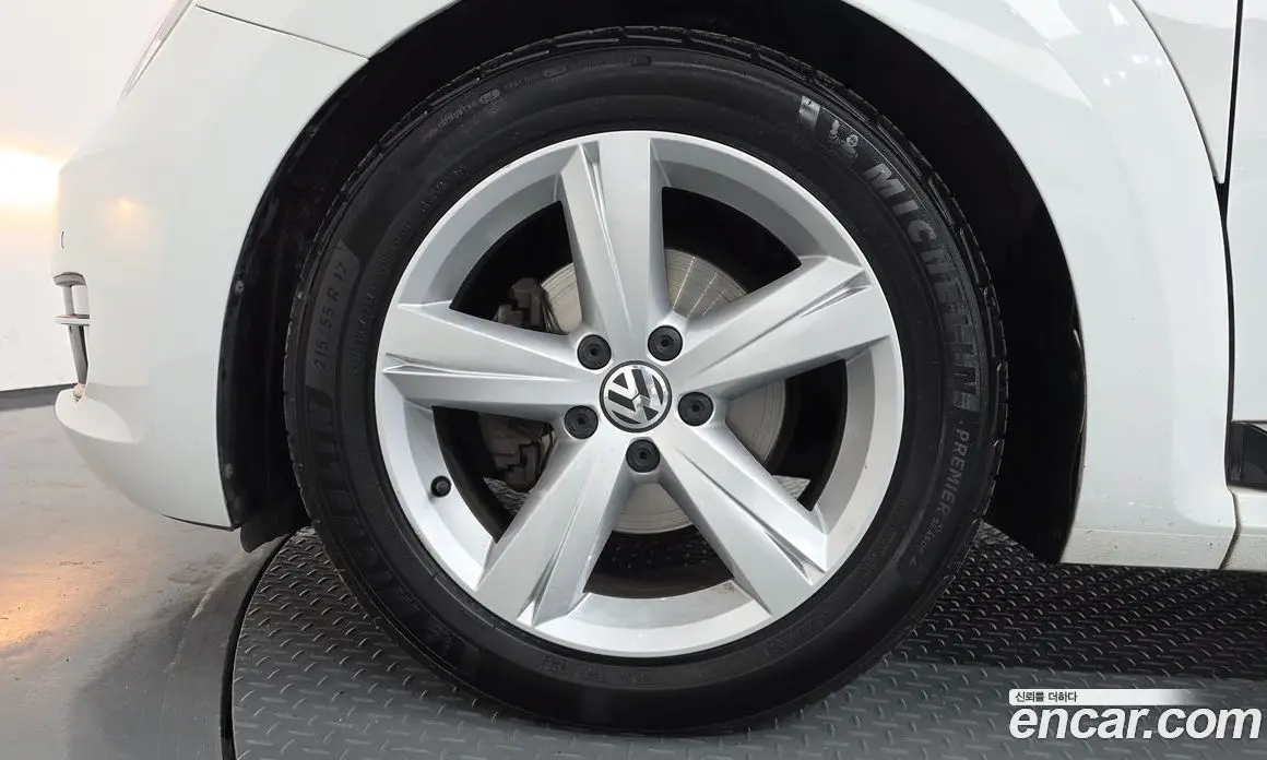 Volkswagen Beatle 2015 2.0 автомат (гидро), фото 5