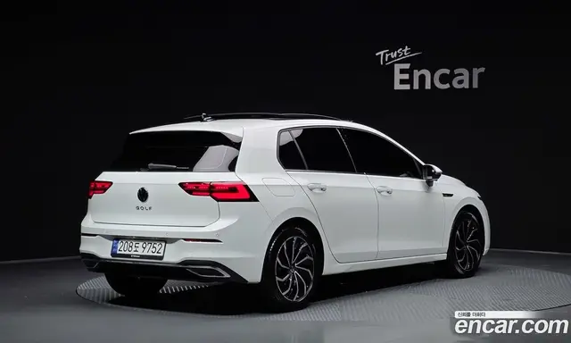 Volkswagen Golf 2024 2.0 автомат (гидро), миниатюра 2