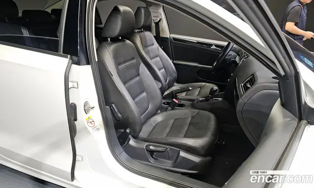 Volkswagen Jetta 2015 2.0 автомат (гидро), миниатюра 12