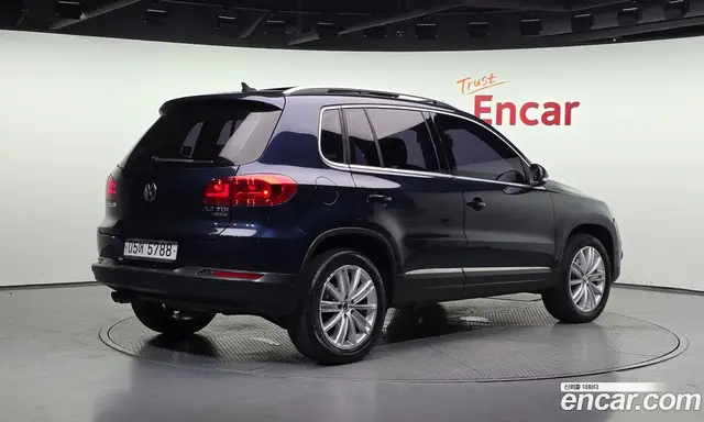 Volkswagen Tiguan 2015 2.0 автомат (гидро), миниатюра 2