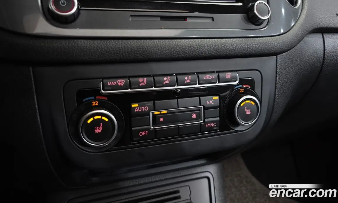 Volkswagen Tiguan 2015 2.0 автомат (гидро), фото 17