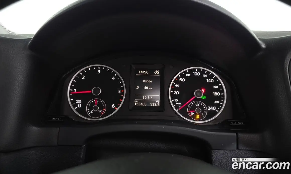 Volkswagen Tiguan 2015 2.0 автомат (гидро), фото 8