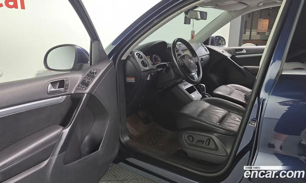 Volkswagen Tiguan 2015 2.0 автомат (гидро), фото 10