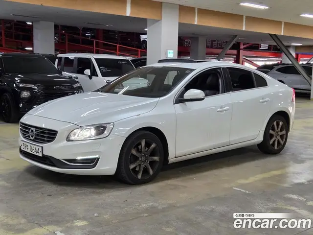 Volvo S60, 2015, 71 992 км