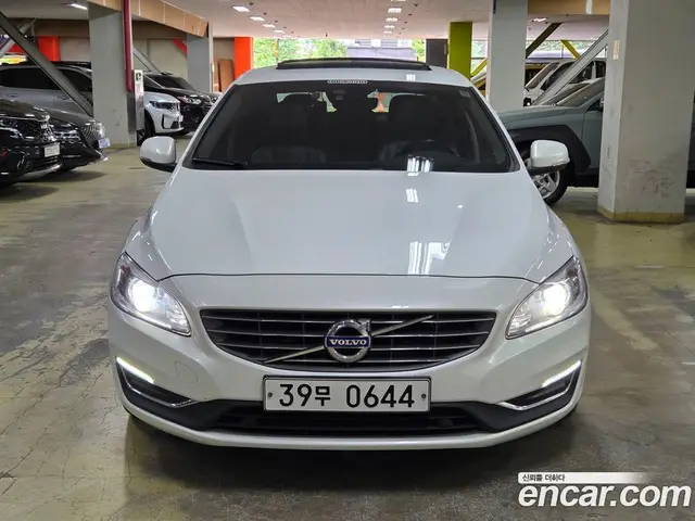 Volvo S60 2015 2.0 автомат (гидро), миниатюра 2