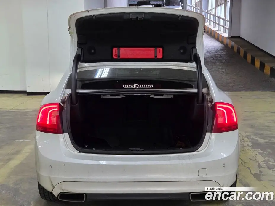 Volvo S60 2015 2.0 автомат (гидро), фото 19