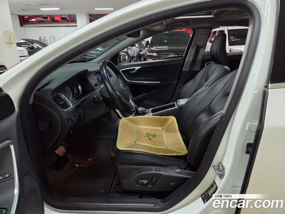 Volvo S60 2015 2.0 автомат (гидро), фото 6