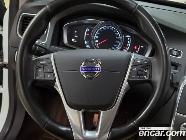 Volvo S60 2015 2.0 автомат (гидро), миниатюра 9