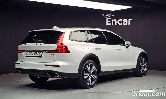 Volvo V60 2020 2.0 автомат (гидро), миниатюра 2