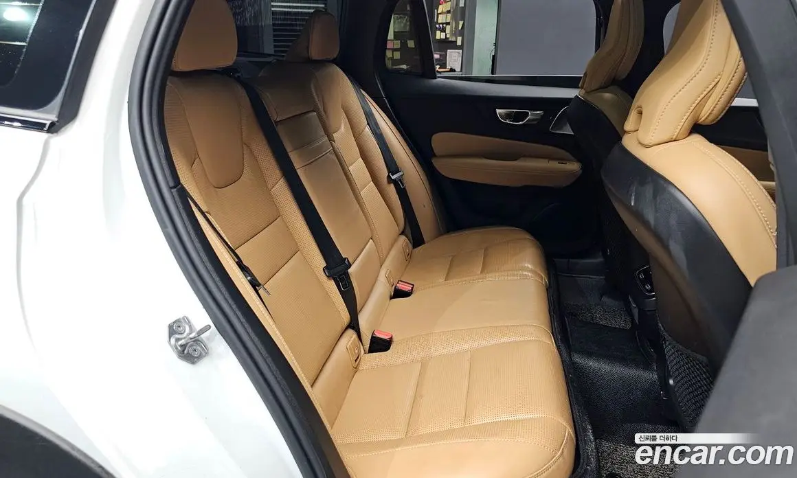 Volvo V60 2020 2.0 автомат (гидро), фото 17