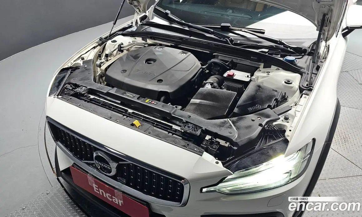 Volvo V60 2020 2.0 автомат (гидро), фото 6