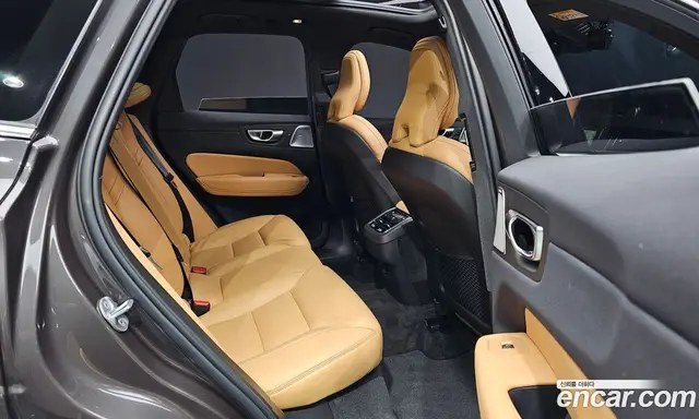 Volvo XC60 2023 2.0 автомат (гидро), миниатюра 11