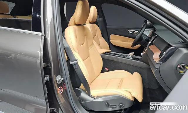 Volvo XC60 2023 2.0 автомат (гидро), миниатюра 12