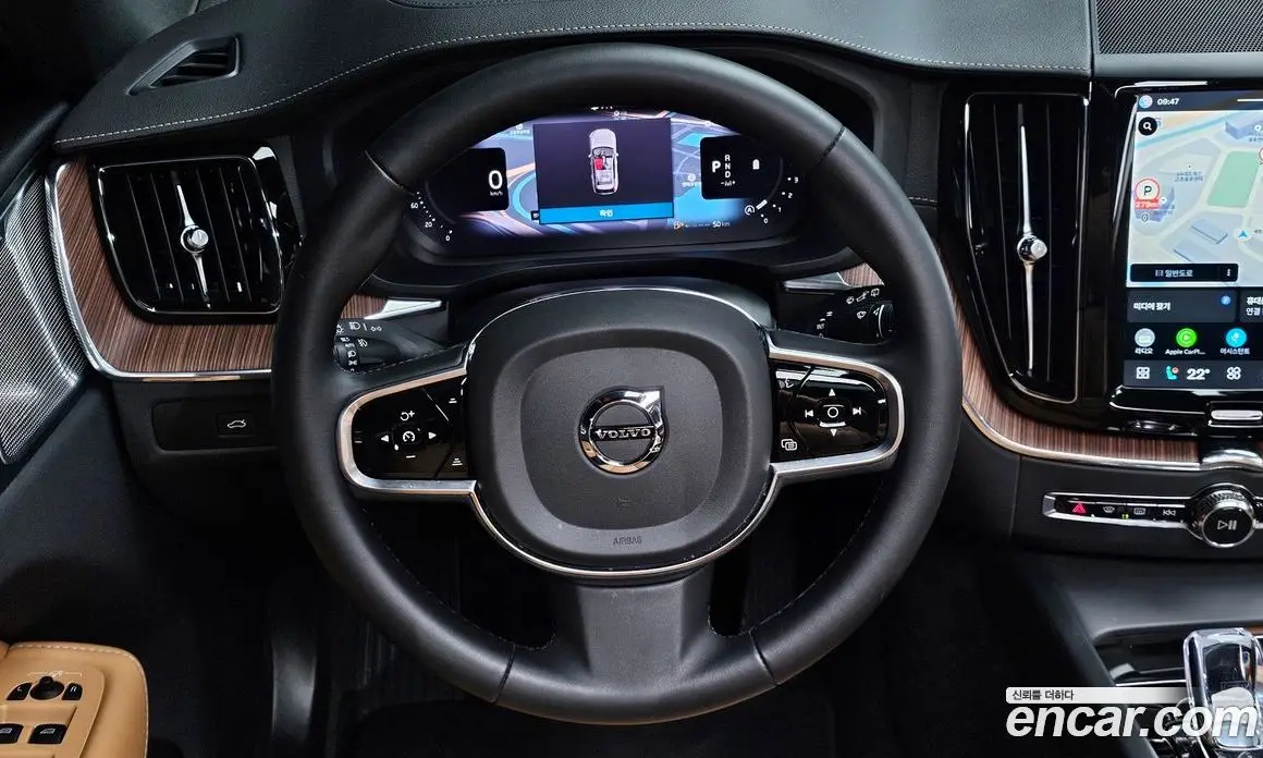Volvo XC60 2023 2.0 автомат (гидро), фото 13