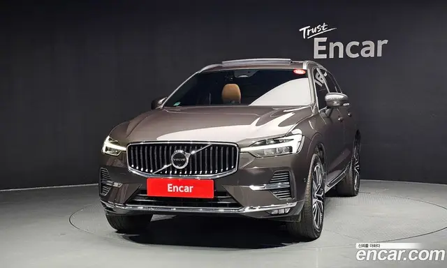 Volvo XC60 2023 2.0 автомат (гидро), миниатюра 3