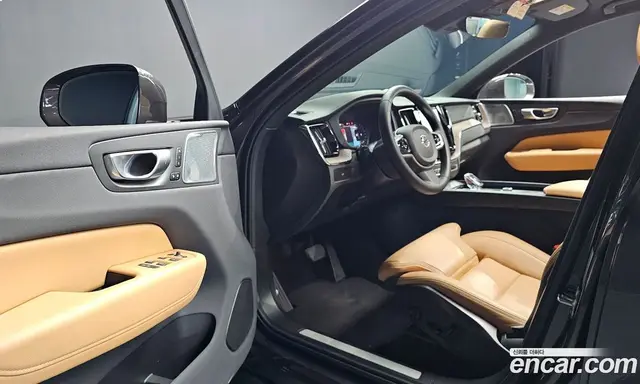 Volvo XC60 2023 2.0 автомат (гидро), миниатюра 10