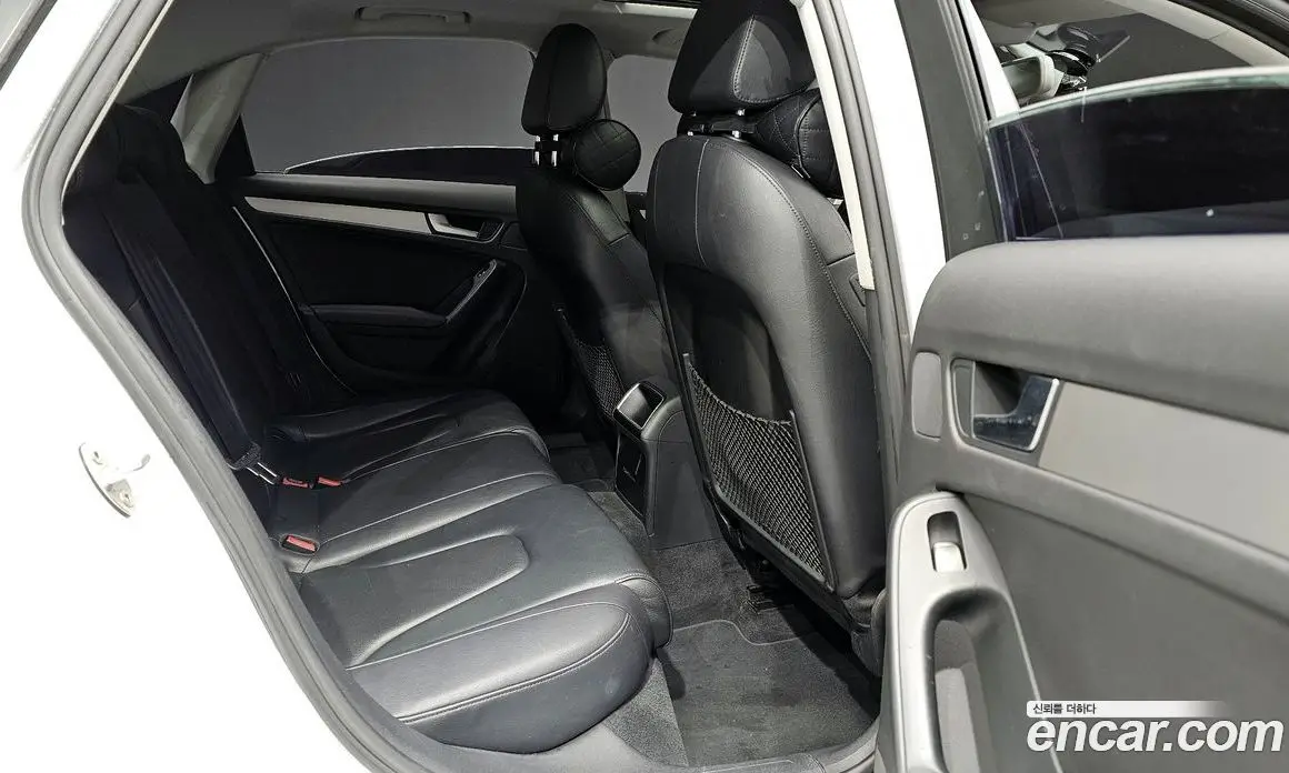 Audi A4 2011 2.0 автомат (гидро), фото 11