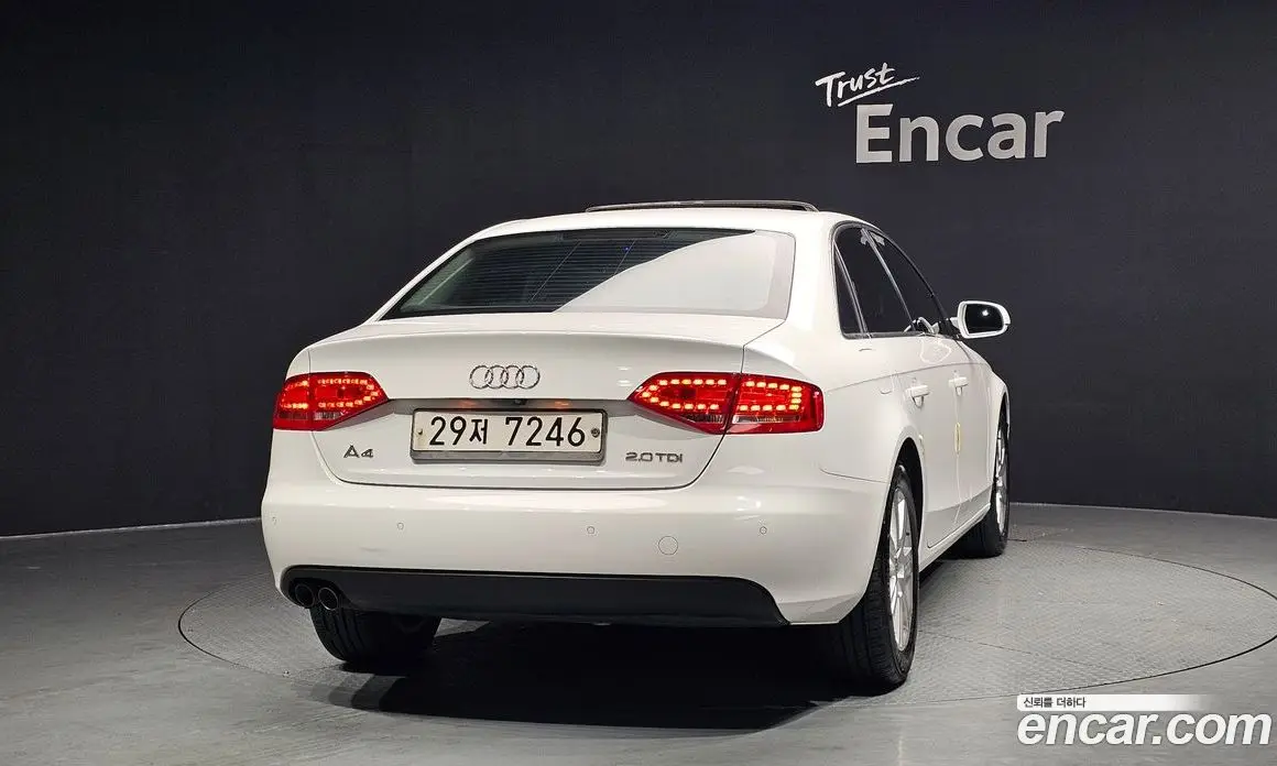 Audi A4 2011 2.0 автомат (гидро), фото 4