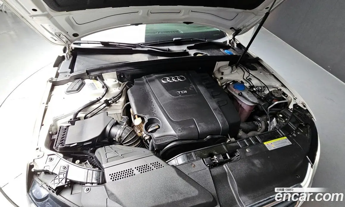 Audi A4 2011 2.0 автомат (гидро), фото 6
