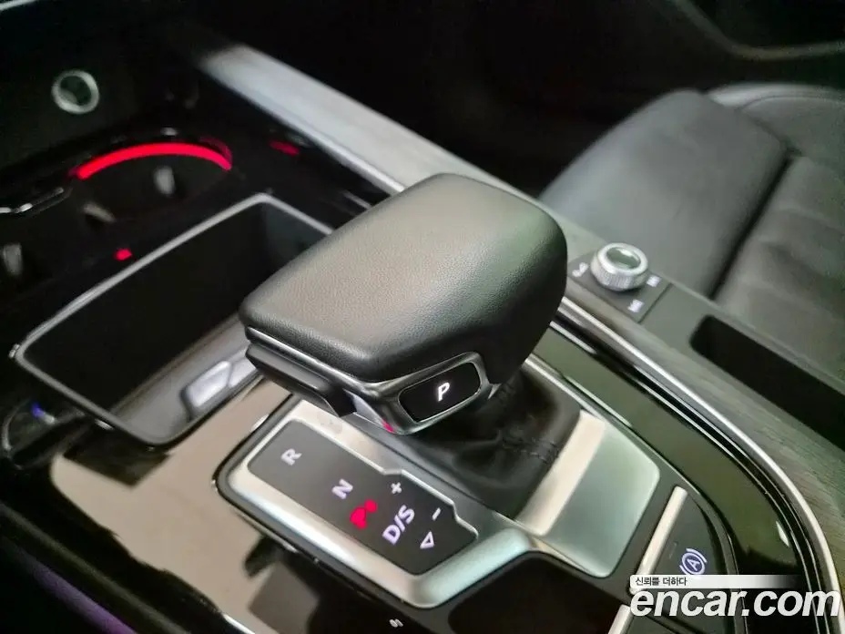 Audi A4 2023 2.0 автомат (гидро), фото 9