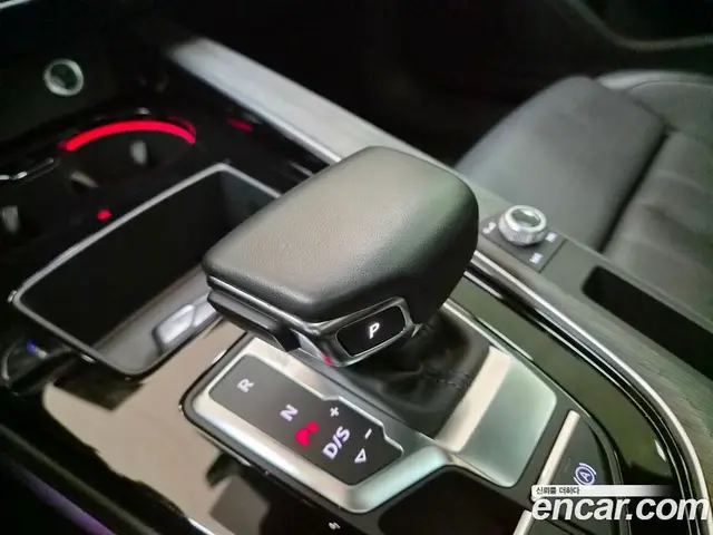 Audi A4 2023 2.0 автомат (гидро), миниатюра 9