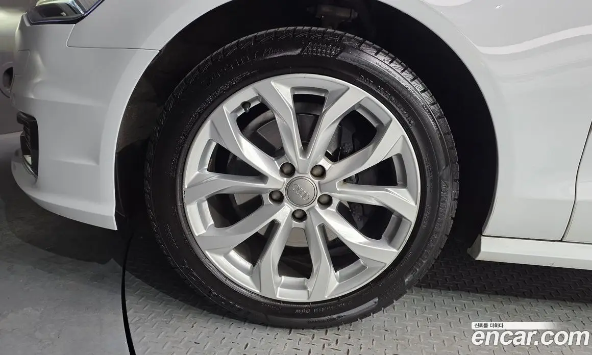 Audi A6 2016 2.0 автомат (гидро), фото 5