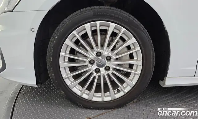 Audi A6 2019 2.0 автомат (гидро), миниатюра 5
