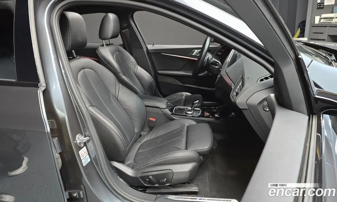 BMW 1 серия 2021 2.0 автомат (гидро), фото 12