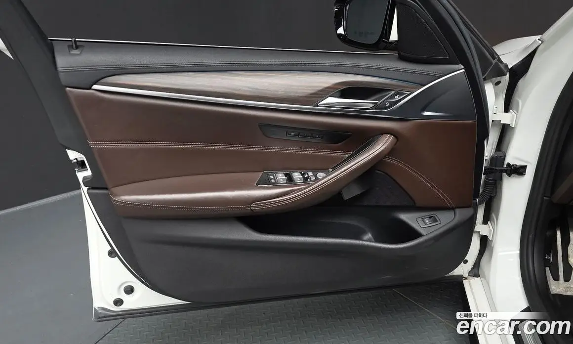 BMW 5 серия 2018 2.0 автомат (гидро), фото 13
