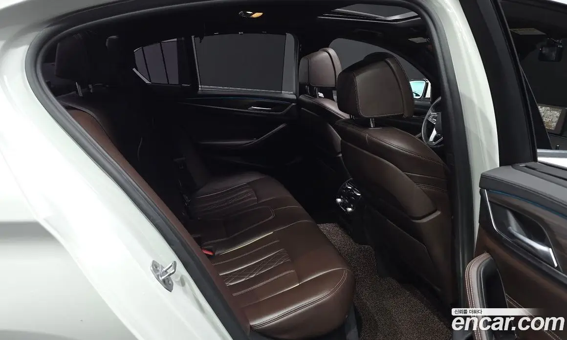 BMW 5 серия 2018 2.0 автомат (гидро), фото 16