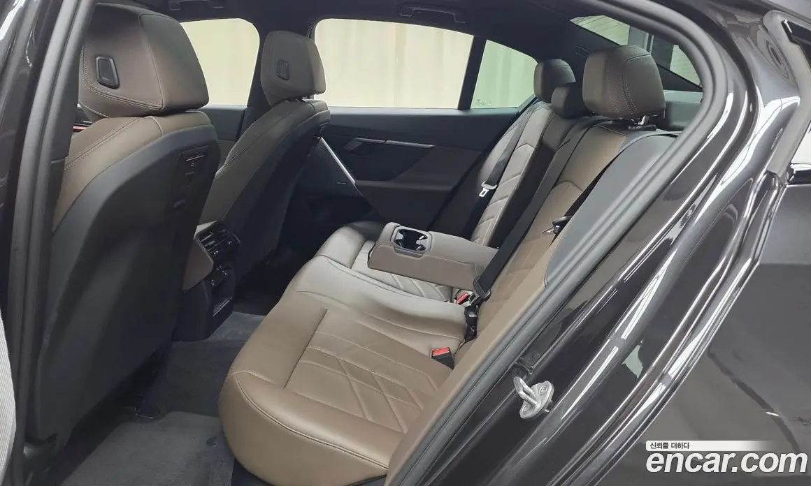 BMW 5 серия 2024 2.0 автомат (гидро), фото 18