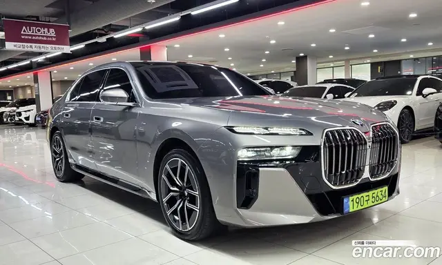 BMW 7 серия, 2024, 28 103 км