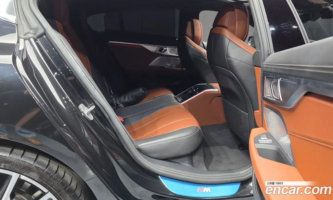 BMW 8 серия 2022 4.4 автомат (гидро), фото 17