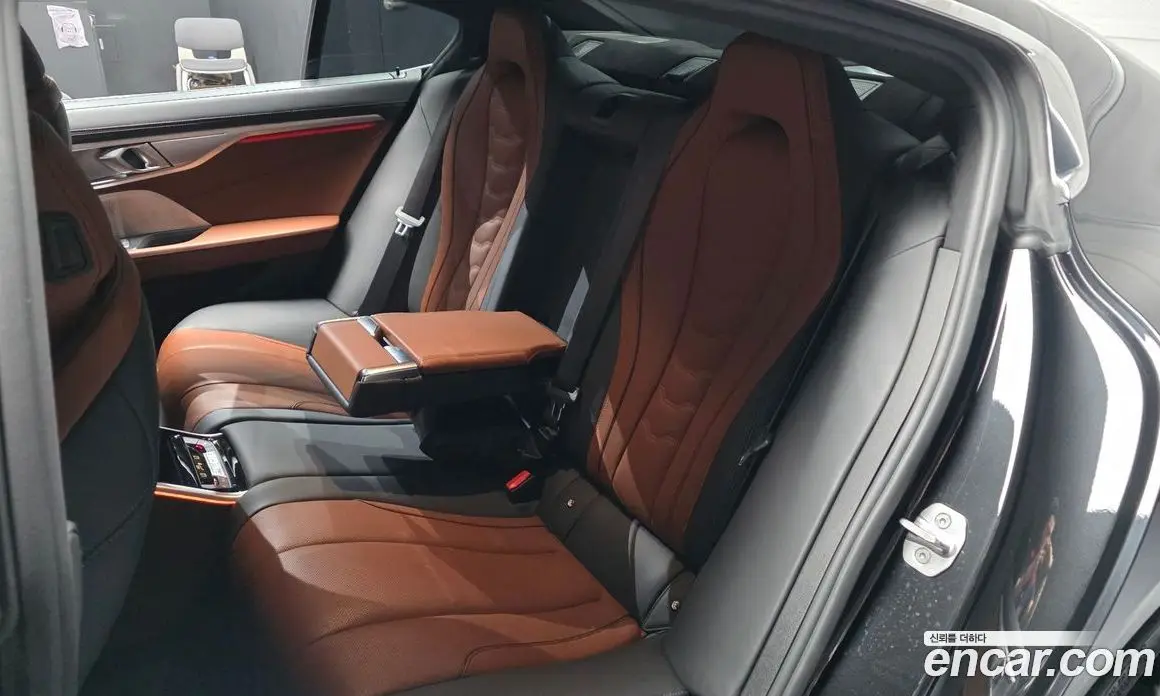 BMW 8 серия 2022 4.4 автомат (гидро), фото 18