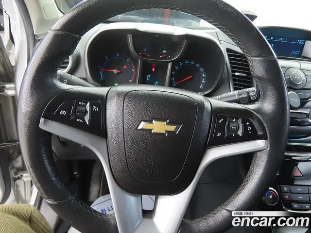 Chevrolet Orlando 2011 1.6 автомат (гидро), миниатюра 8