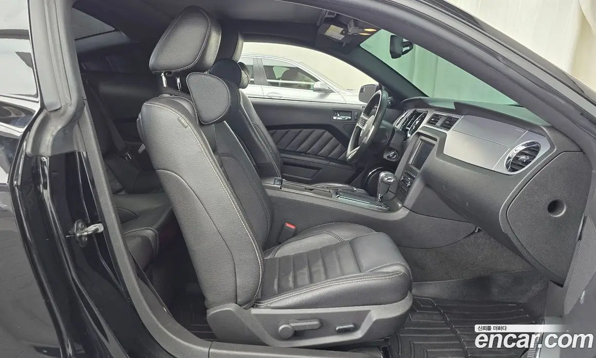 Ford Mustang 2010 3.7 автомат (гидро), фото 11