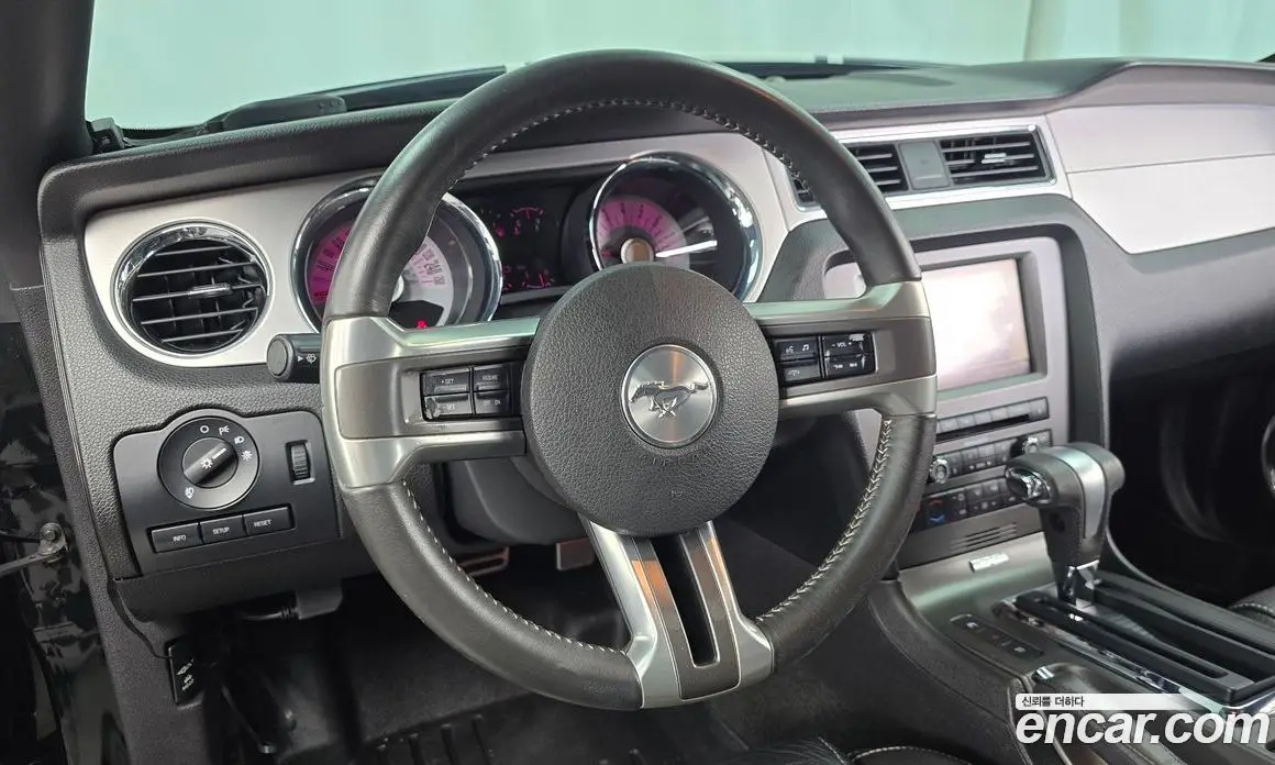 Ford Mustang 2010 3.7 автомат (гидро), фото 13