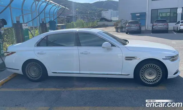 Genesis G90, 2019, 3 778 км